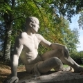 Statue dans un parc
